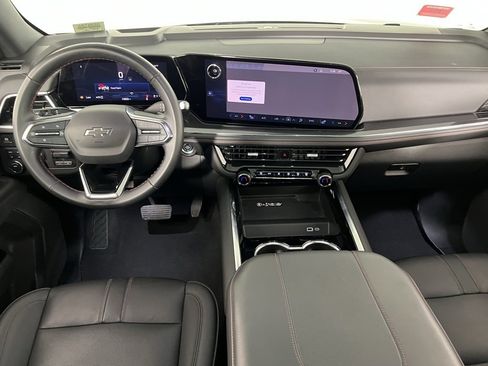 Used 2025 Chevrolet Suburban RST w/ Sun And Tow Package image 13