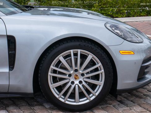Used 2019 Porsche Panamera RWD image 52