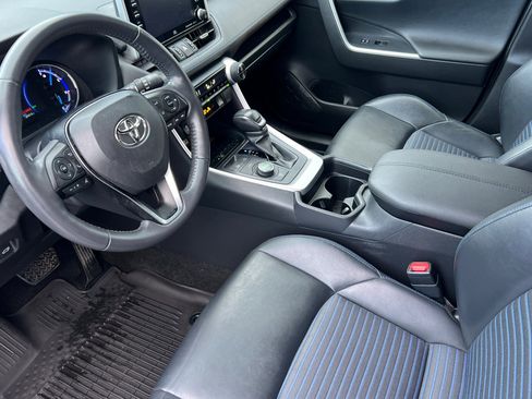 Used 2020 Toyota RAV4 XSE image 10