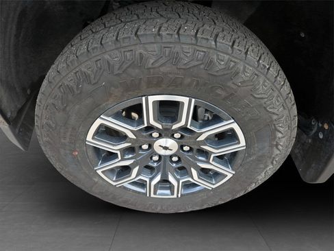 Used 2024 Chevrolet Colorado Z71 w/ Z71 Convenience Package 2 AWD/4WD image 34