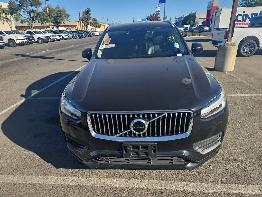 Used 2022 Volvo XC90 T5 Momentum AWD/4WD image 2