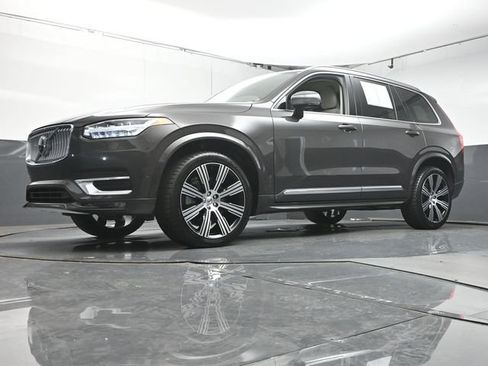 Used 2023 Volvo XC90 B6 Ultimate w/ Protection Package Premier AWD/4WD image 37