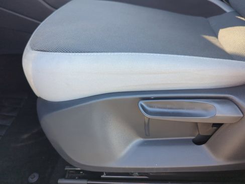 Certified 2022 Volkswagen Taos S image 14