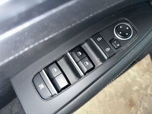 Certified 2024 Kia Forte GT-Line FWD image 17
