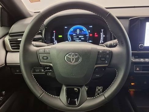 Used 2025 Toyota Camry LE image 18
