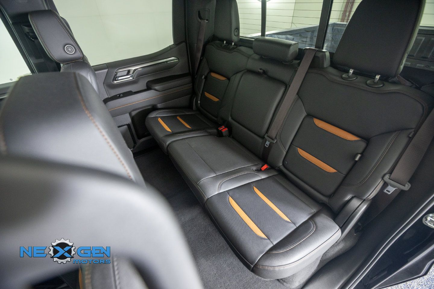 Used 2022 GMC Sierra 1500 AT4 w/ AT4 Premium Package AWD/4WD image 34