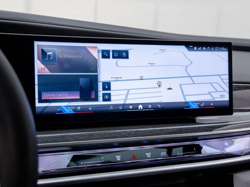 Used 2025 BMW i7 eDrive50 w/ M Sport Package image 23