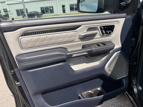 Used 2025 RAM 1500 Tungsten AWD/4WD image 9