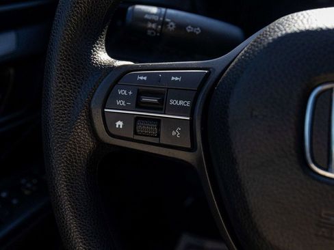 Used 2023 Honda CR-V LX image 24