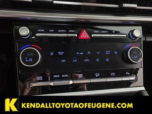 Used 2025 Hyundai Santa Fe SEL AWD/4WD image 15