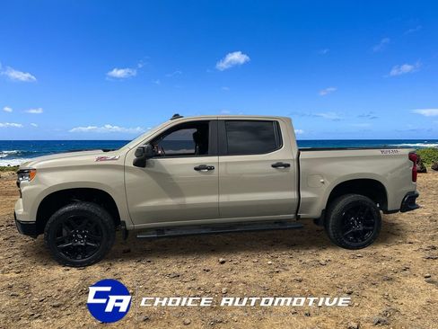 Used 2022 Chevrolet Silverado 1500 LT Trail Boss w/ Convenience Package II AWD/4WD image 3