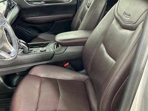 Used 2020 Cadillac XT6 Premium Luxury FWD image 12
