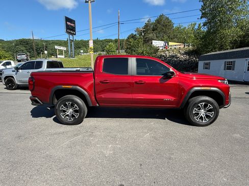 Used 2023 GMC Canyon AT4 w/ LPO, Sports Bar Package AWD/4WD image 6