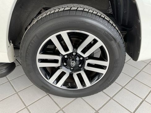 Used 2016 Toyota 4Runner Limited image 7