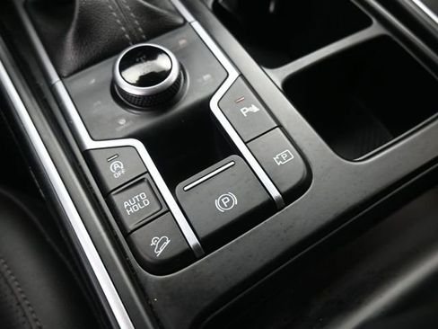 Used 2024 Kia Sorento S image 9