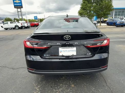 Used 2025 Toyota Camry LE FWD image 7