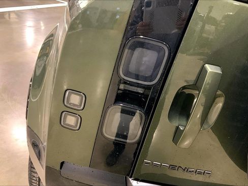 New 2026 Land Rover Defender 110 X-Dynamic SE image 14