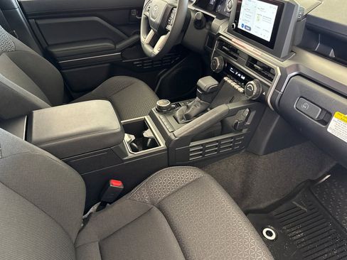 New 2026 Toyota 4Runner SR5 AWD/4WD image 17