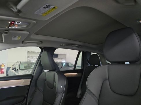 New 2026 Volvo XC90 B6 Plus w/ Protection Package image 11