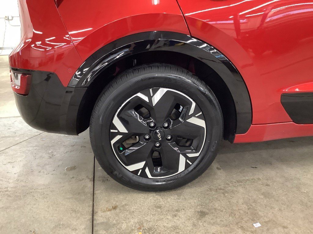 Certified 2025 Kia Niro Wave w/ Wave Preserve Package FWD image 23