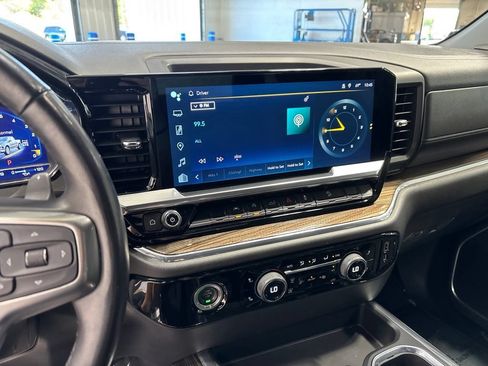 Used 2023 Chevrolet Silverado 1500 RST w/ Z71 Off-Road Package AWD/4WD image 16