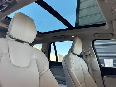 Used 2023 Volvo XC90 B6 Plus w/ Protection Package Premier AWD/4WD image 19
