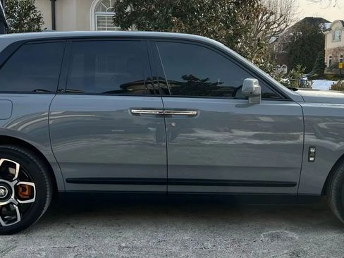 Used 2023 Rolls-Royce Cullinan Black Badge w/ Driver's Package image 6