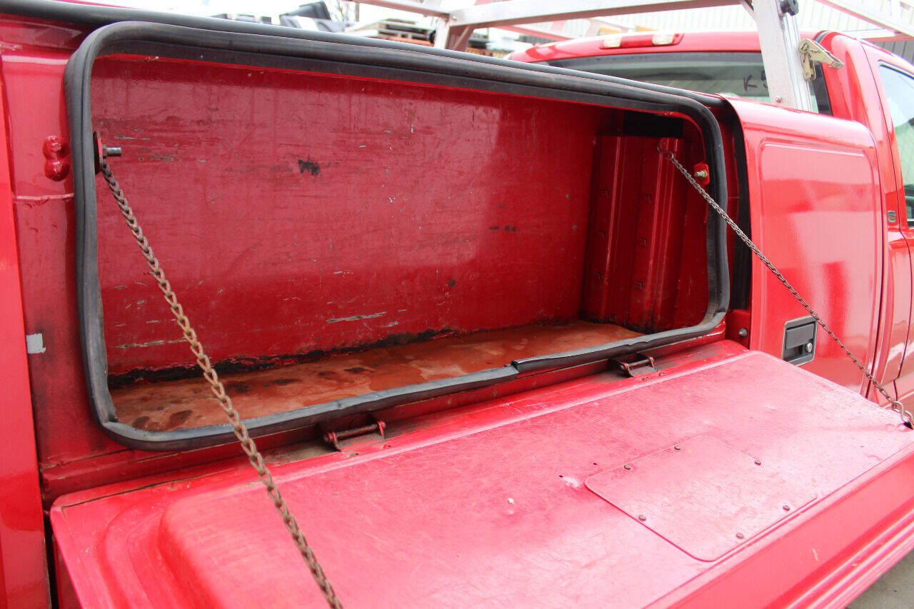 Used 2005 Chevrolet Silverado 3500 4x4 Regular Cab image 28