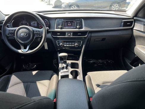 Used 2017 Kia Optima LX FWD image 9