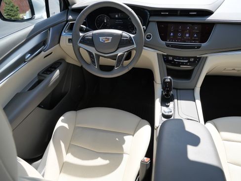 Certified 2024 Cadillac XT5 Premium Luxury w/ LPO, Floor Liner Package AWD/4WD image 7