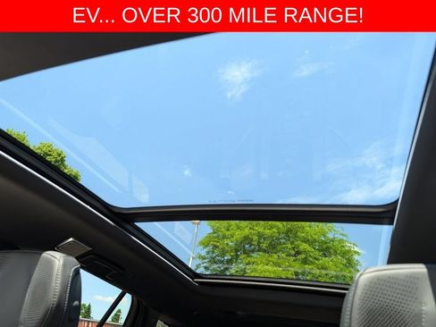 Used 2026 Cadillac Vistiq Sport w/ LPO, Floor Liner Package AWD/4WD image 49