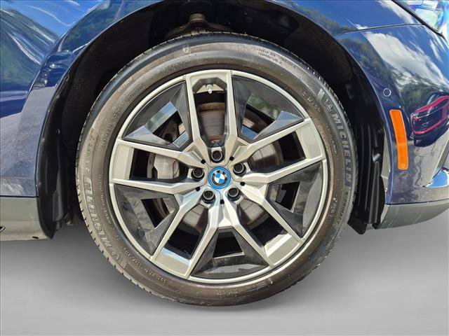 Used 2024 BMW i5 eDrive40i w/ Convenience Package RWD image 25