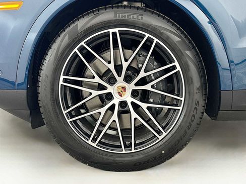 New 2026 Porsche Cayenne Coupe image 33