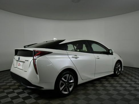 Used 2018 Toyota Prius Four Touring image 10
