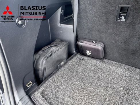 Used 2023 Volkswagen Atlas SEL R-Line image 13