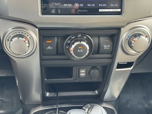 Used 2018 Toyota 4Runner SR5 Premium image 12