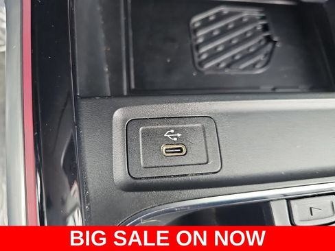 Used 2025 Mercedes-Benz GLB 250 image 24