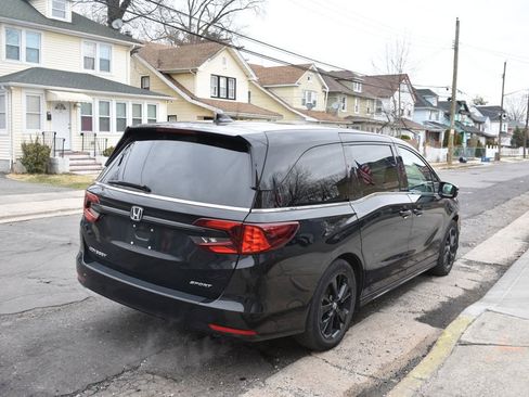 Used 2023 Honda Odyssey Sport image 4