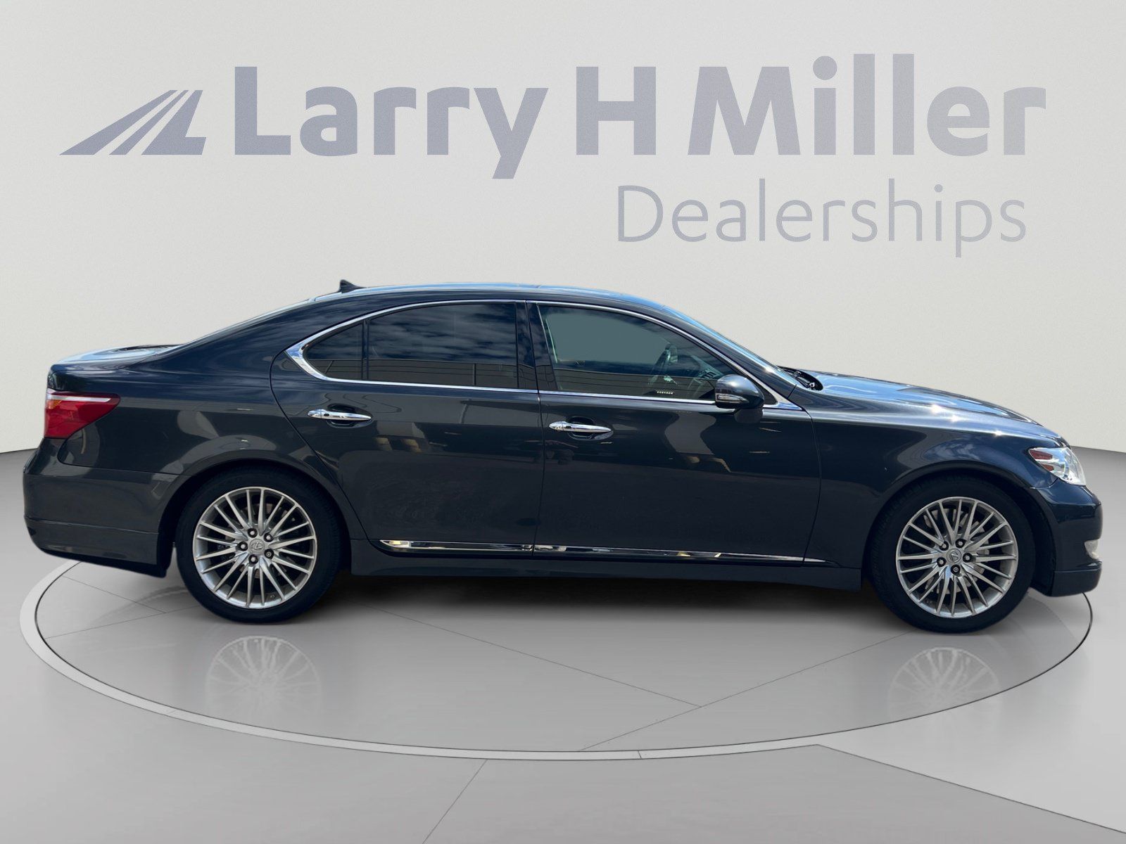 Used 2011 Lexus LS 460 w/ Sport Pkg RWD image 6