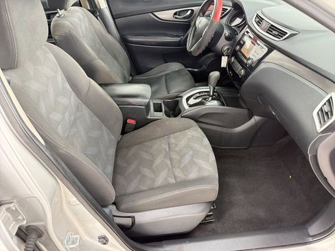 Used 2016 Nissan Rogue S FWD image 26