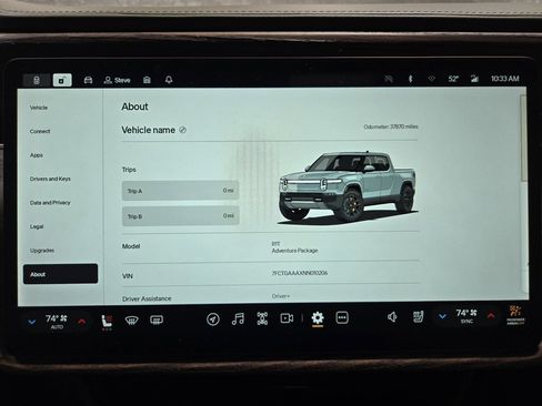 Used 2022 Rivian R1T Adventure image 21