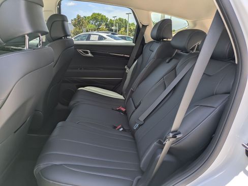 Used 2026 Genesis GV80 2.5T RWD image 13
