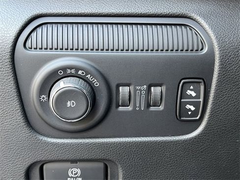 Certified 2024 Jeep Grand Wagoneer L 4WD image 23