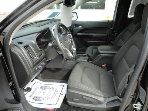 Used 2015 GMC Canyon SLE image 3