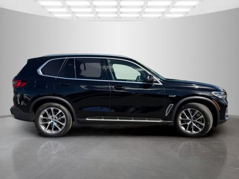 Used 2023 BMW X5 xDrive45e image 4