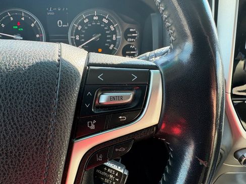 Certified 2016 Toyota Land Cruiser image 22