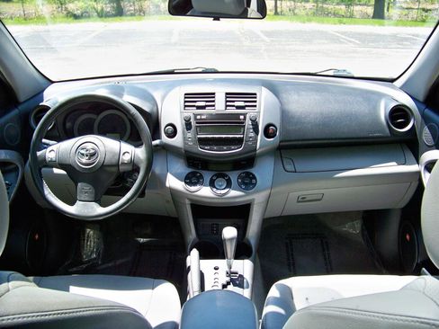 Used 2008 Toyota RAV4 Limited AWD/4WD image 24
