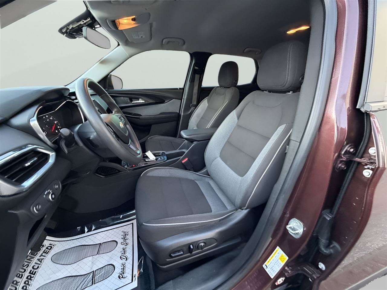 Used 2022 Chevrolet TrailBlazer LT AWD/4WD image 25