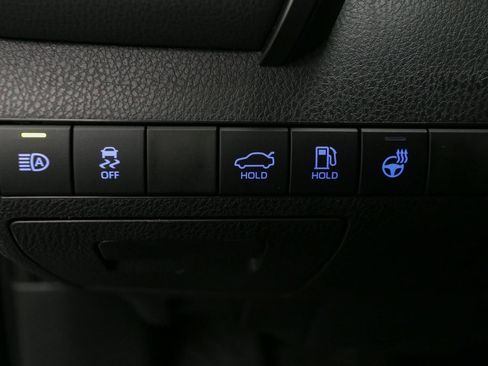 Used 2024 Toyota Camry SE image 40