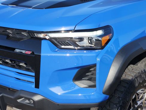 Used 2025 Chevrolet Colorado ZR2 AWD/4WD image 8